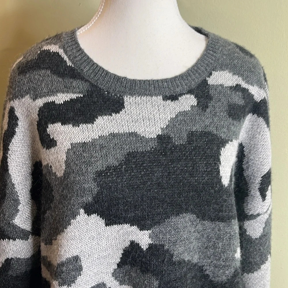 Lucky Brand Gray Camouflage wool blend crewneck Sweater, size XL - Picture 4 of 14